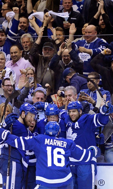 Matthews leads Maple Leafs past Bruins 3-2 for 2-1 lead
